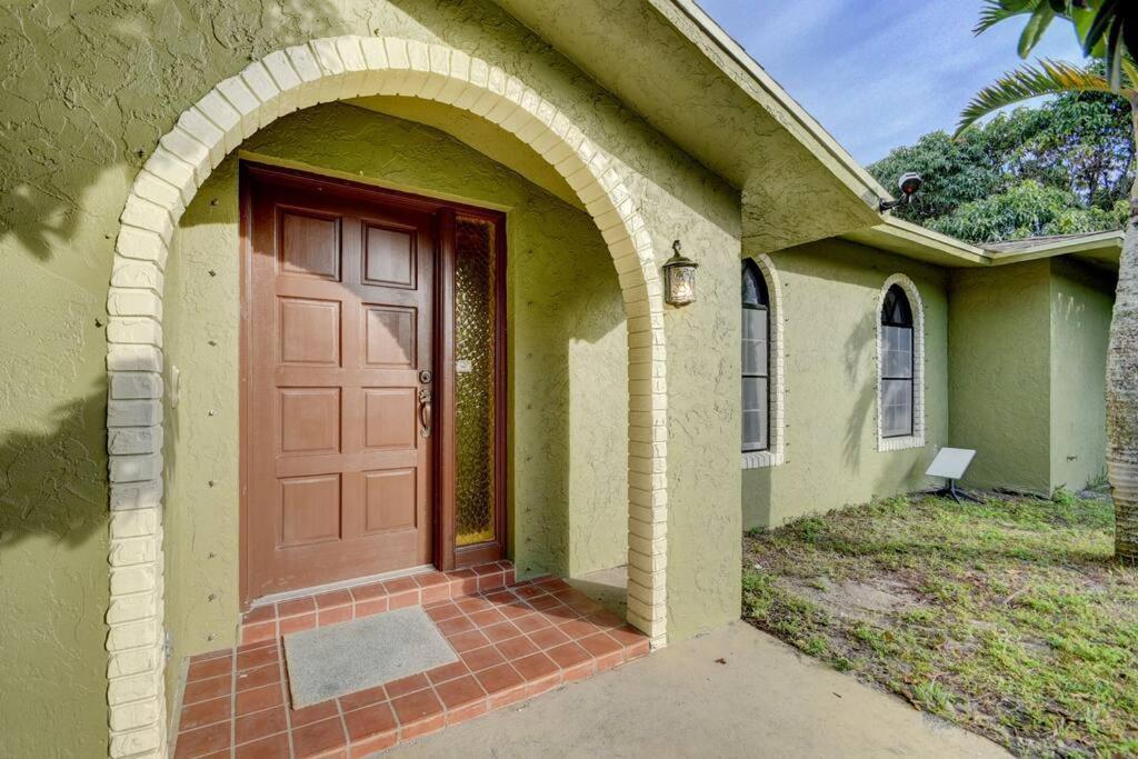 Ananda Farmhouse And Retreat. Lake Worth Beach Exteriör bild