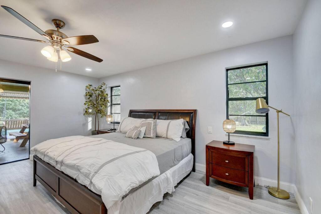 Ananda Farmhouse And Retreat. Lake Worth Beach Exteriör bild