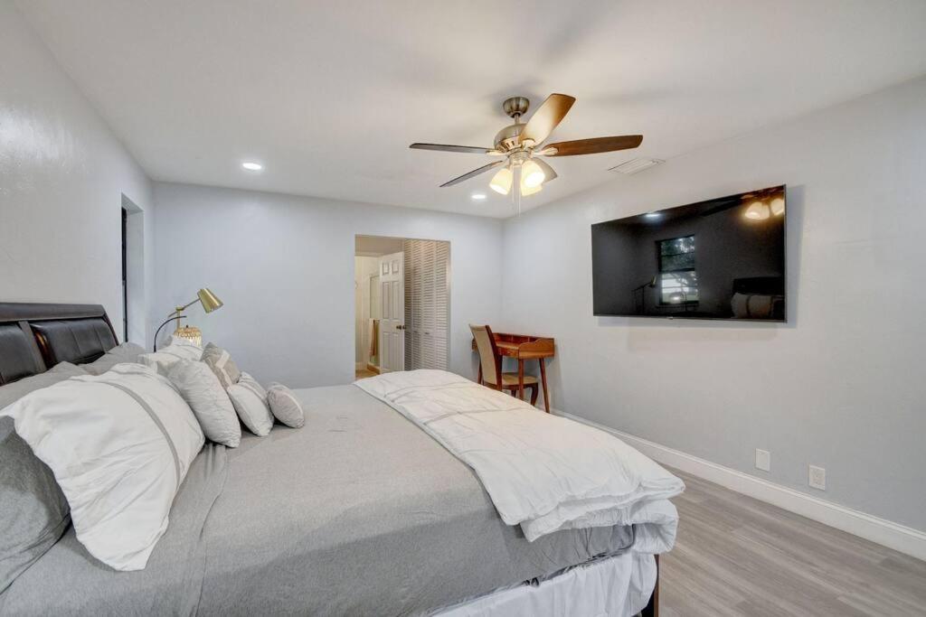 Ananda Farmhouse And Retreat. Lake Worth Beach Exteriör bild