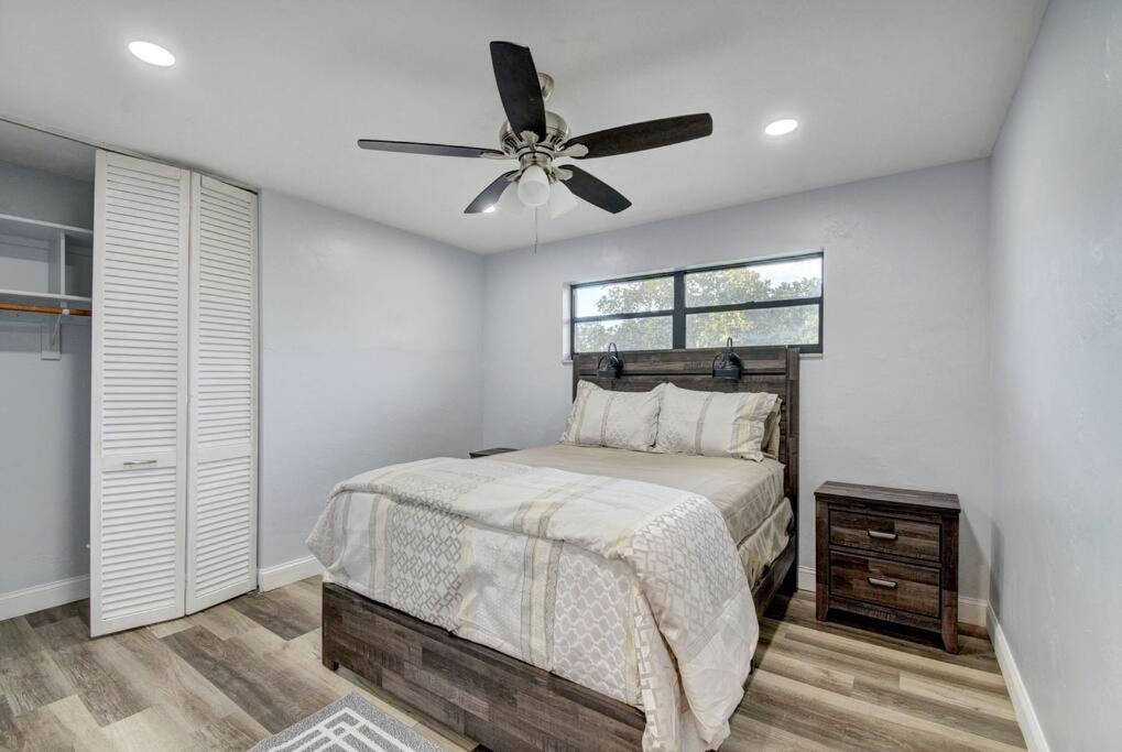 Ananda Farmhouse And Retreat. Lake Worth Beach Exteriör bild