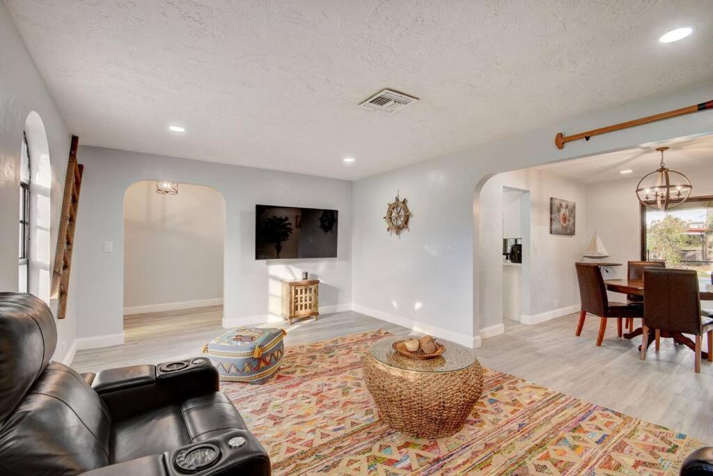 Ananda Farmhouse And Retreat. Lake Worth Beach Exteriör bild
