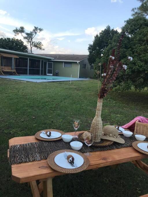Ananda Farmhouse And Retreat. Lake Worth Beach Exteriör bild
